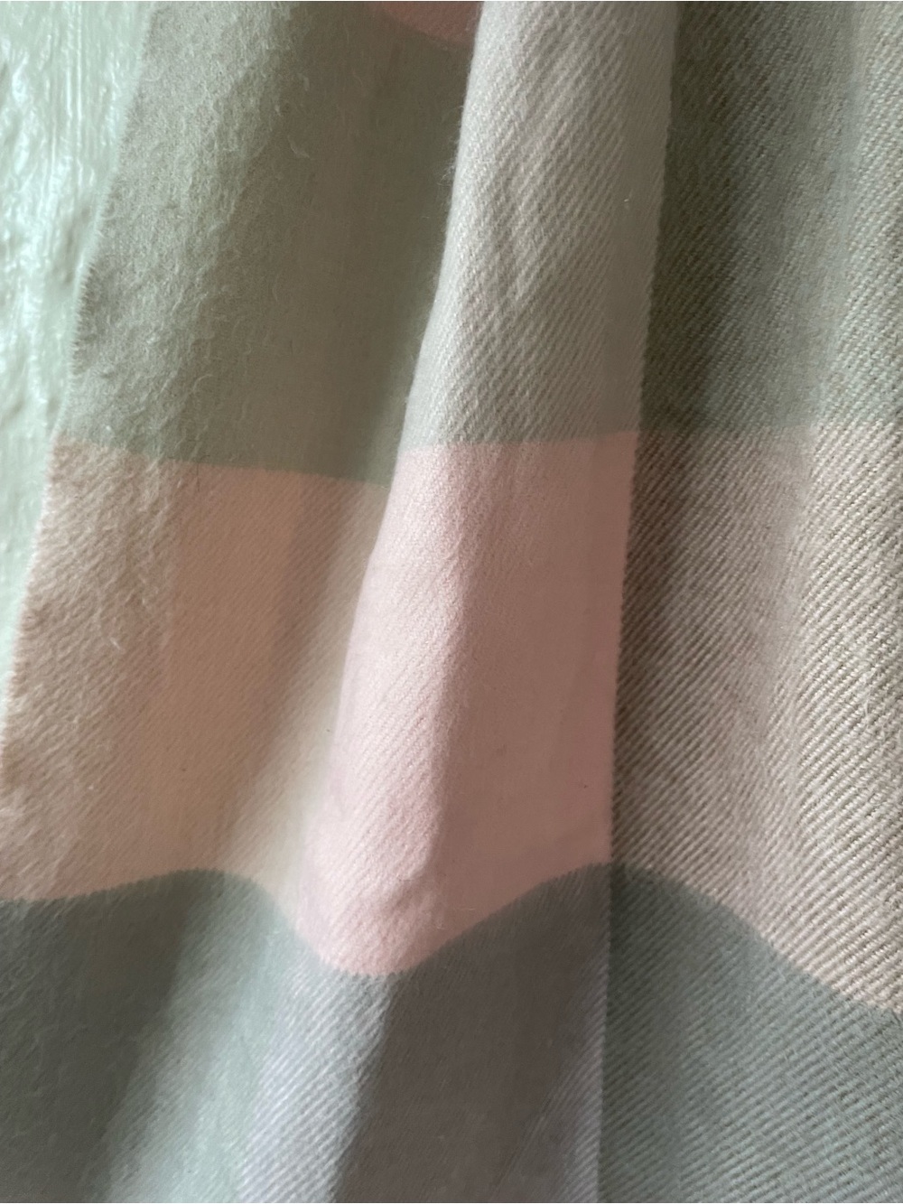 Made in England 100% cashmere pink gray plaid winter scarf, fringe hem - Picture 2 of 4